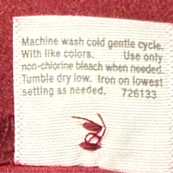 a.n.a Petite Women's A New Approach Blouse, Collared V-Neck, Burgundy, Size PM - Picture 8 of 8